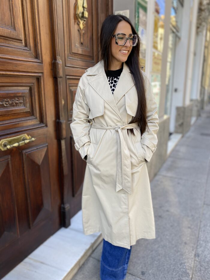 Gabardina beige cruzada
