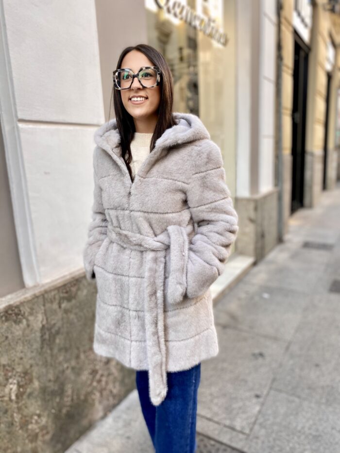 Abrigo pelo capucha cinturón gris - Imagen 2