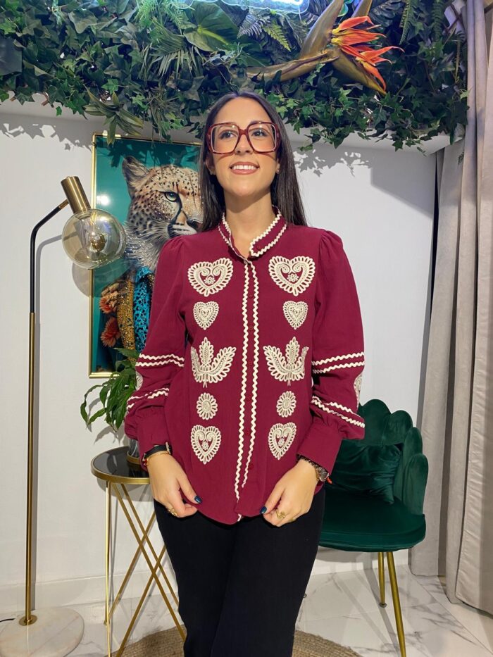 Camisa algodón granate bordados beige - Imagen 3