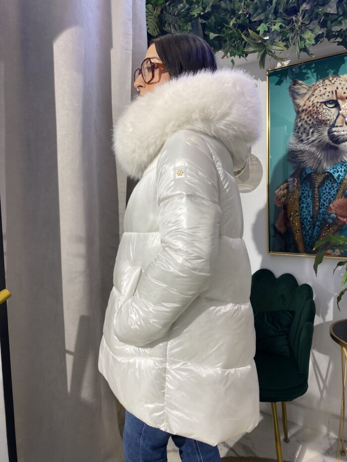 Plumífero blanco asimétrico capucha pelo desmontable - Imagen 3