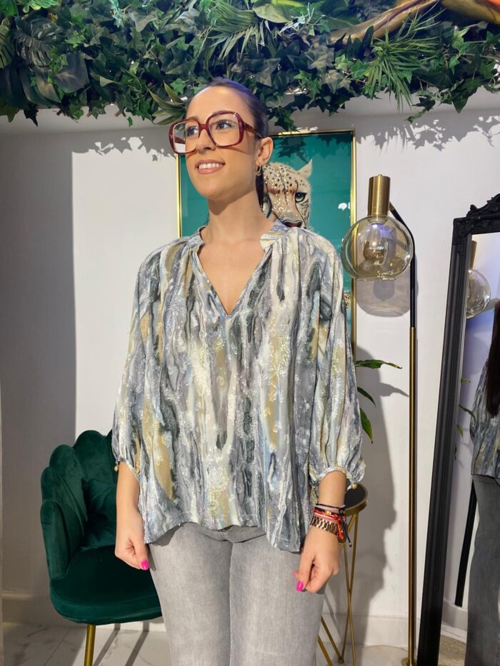 Camisa cuello pico efecto mármol - Imagen 4