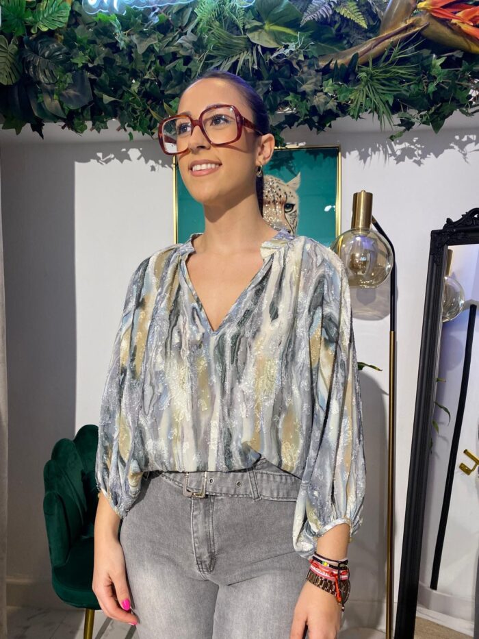 Camisa cuello pico efecto mármol