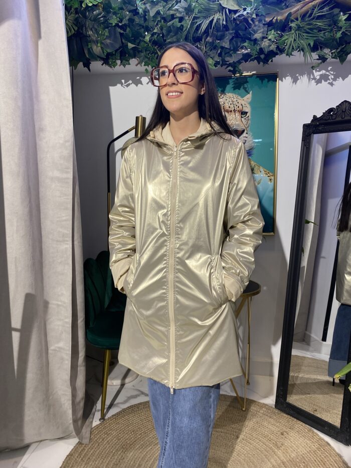 Parka reversible beige y champagne satinado - Imagen 5