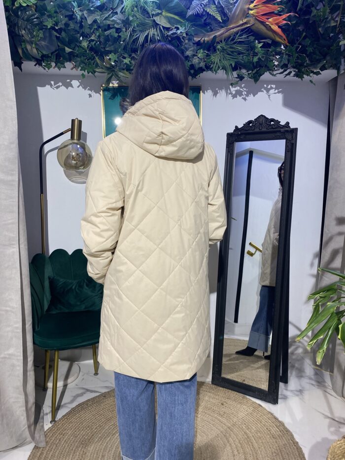 Parka reversible beige y champagne satinado - Imagen 4