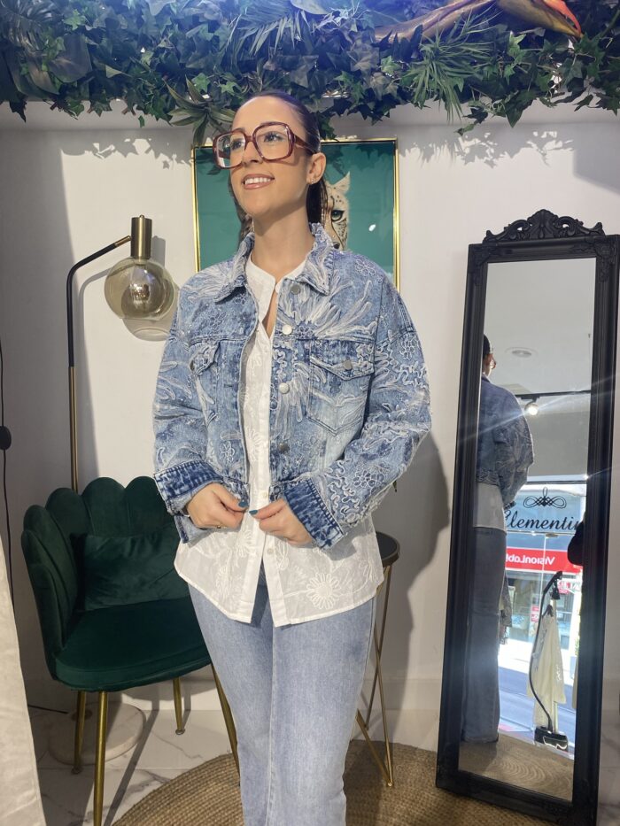 Chaqueta jeans bordado flores