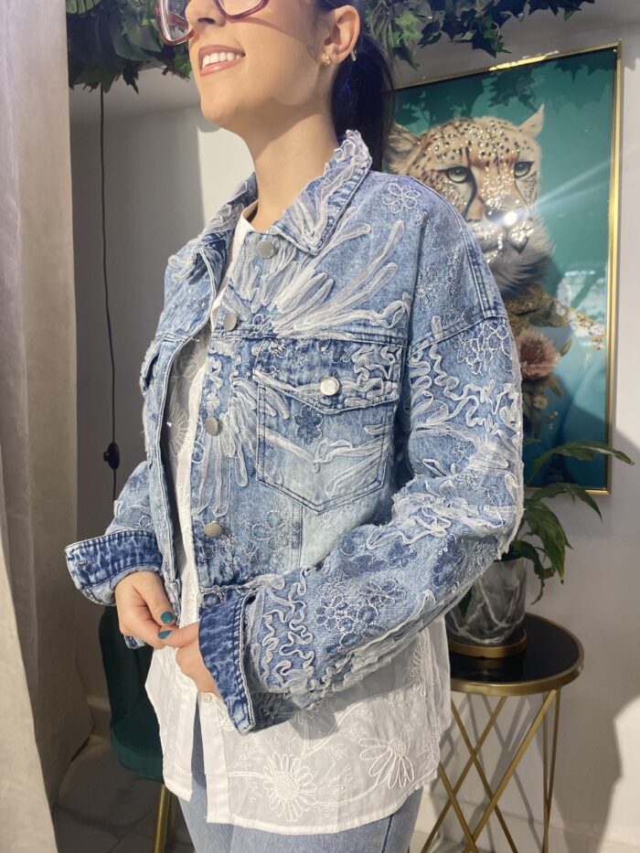 Chaqueta jeans bordado flores - Imagen 3