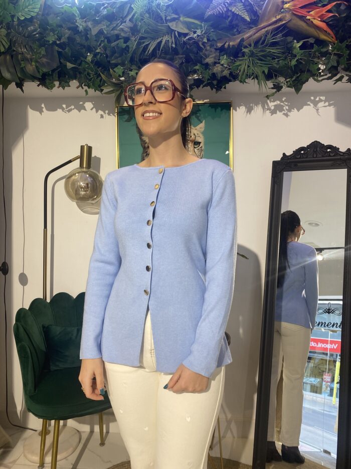Chaqueta punto botones dorados