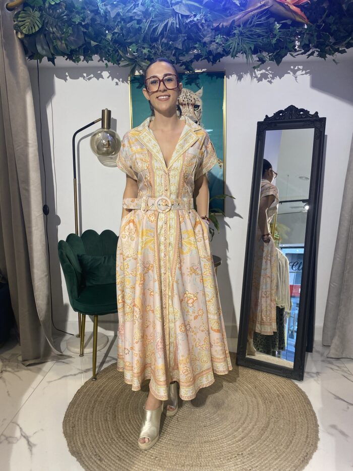 Vestido camisero rosa estampado cinturón