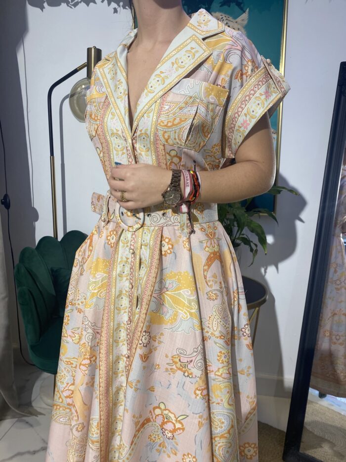 Vestido camisero rosa estampado cinturón - Imagen 4