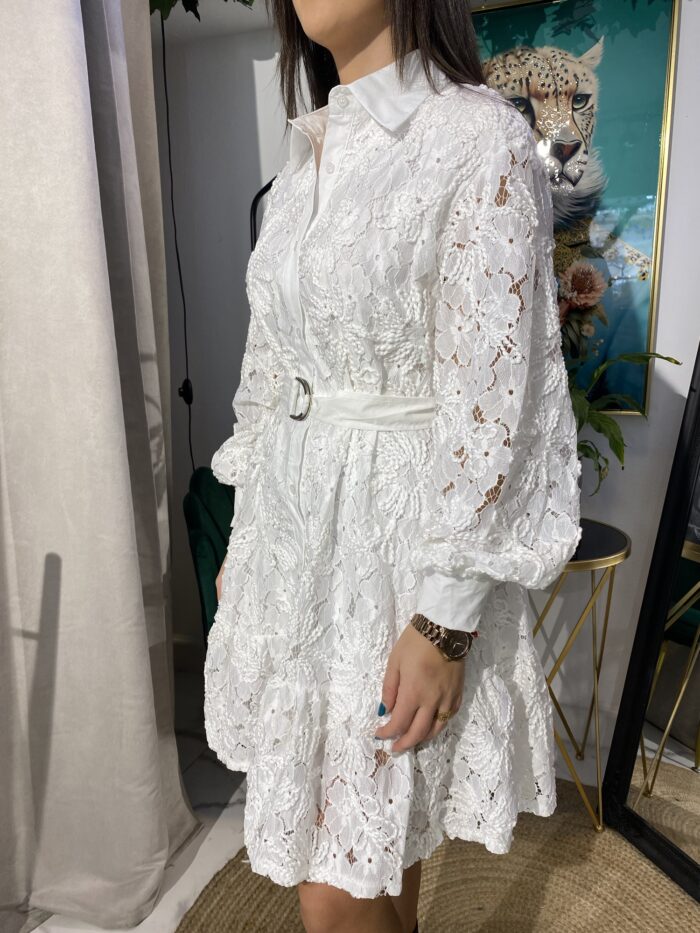 Vestido corto camisero calado cinturón blanco - Imagen 3