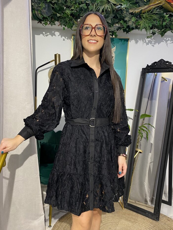 Vestido corto camisero calado cinturón negro - Imagen 3