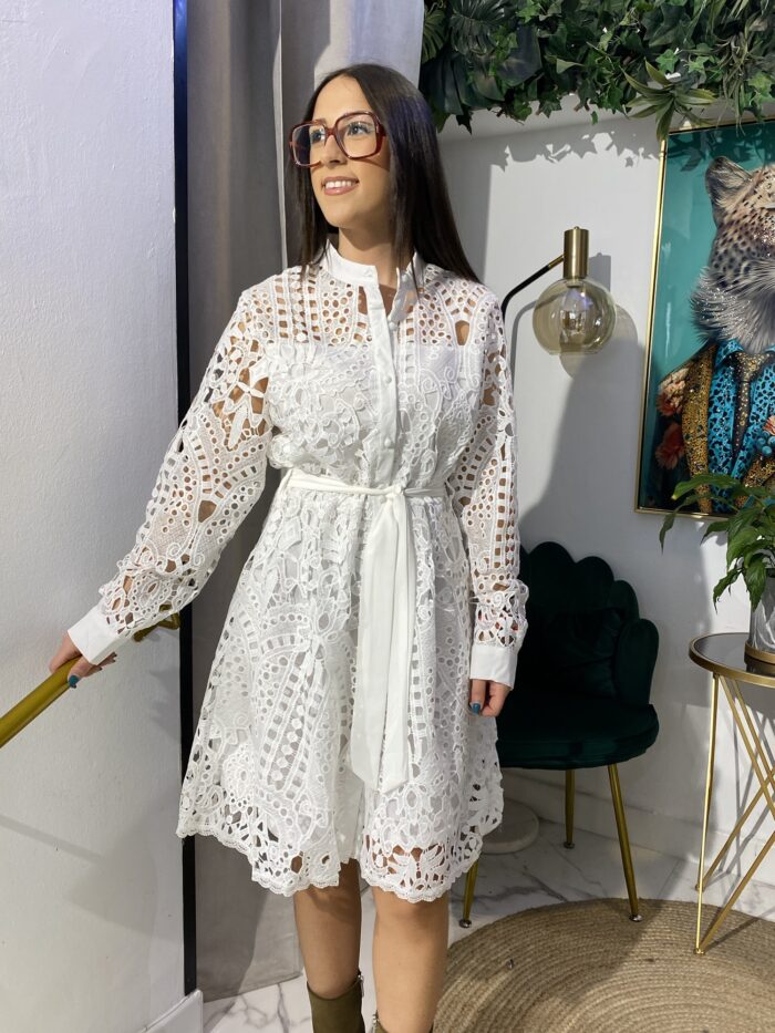 Vestido corto camisero calado cuello mao
