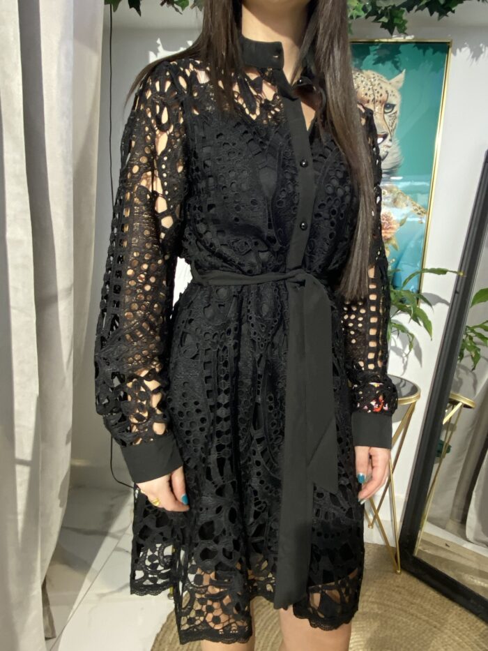 Vestido corto camisero calado cuello mao - Imagen 7