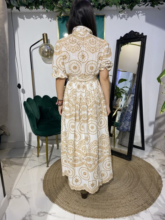 Vestido camisero calado bordados azul y blanco - Imagen 8