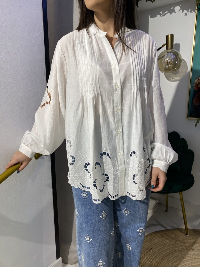 Camisa blanca jaretas cuello mao - Imagen 3