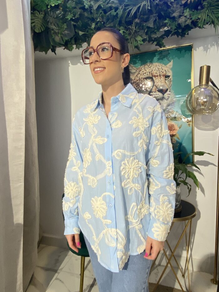 Camisa flores bordadas gasas - Imagen 2