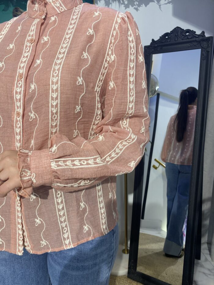 Camisa cuello mao bordados verticales - Imagen 3