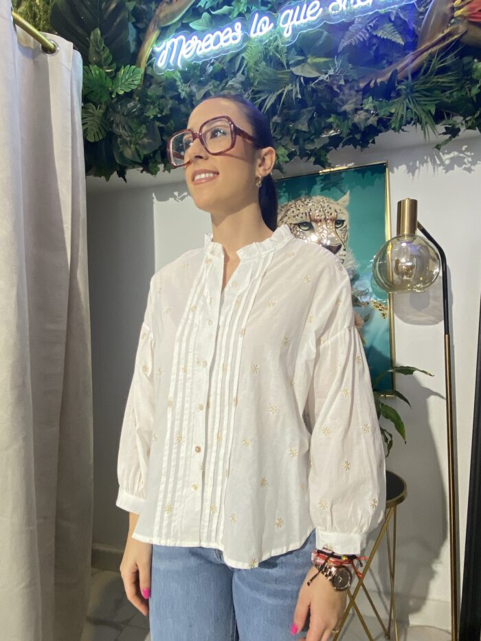 Camisa jaretas bordados estrellas - Imagen 5
