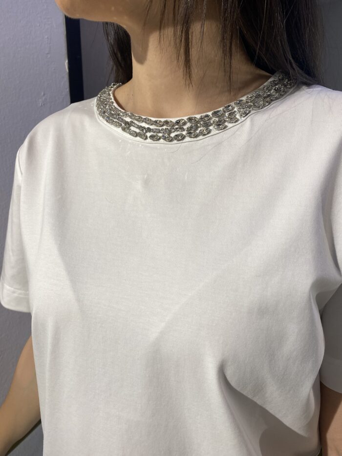Camiseta pedrería cuello - Imagen 3