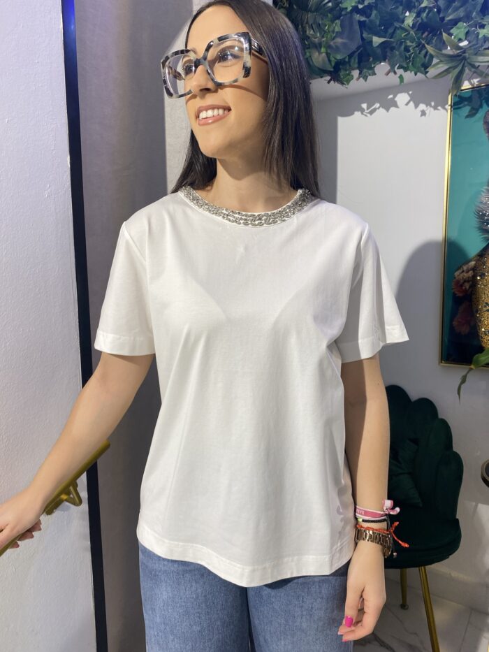 Camiseta pedrería cuello - Imagen 2