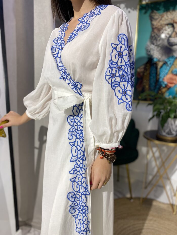 Vestido largo cruzado bordados flores - Imagen 2