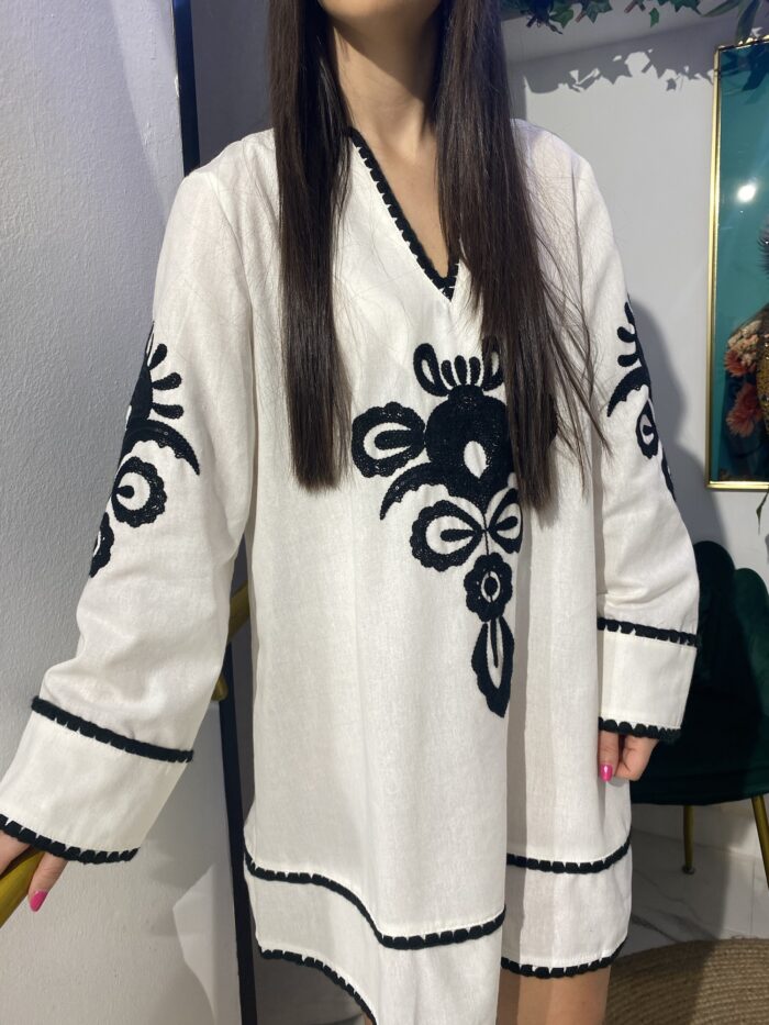 Vestido blanco lino manga con bordado étnico delantero - Imagen 5