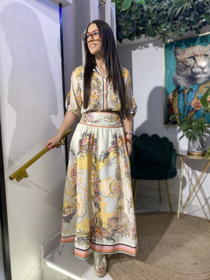 Conjunto falda y camisa media manga