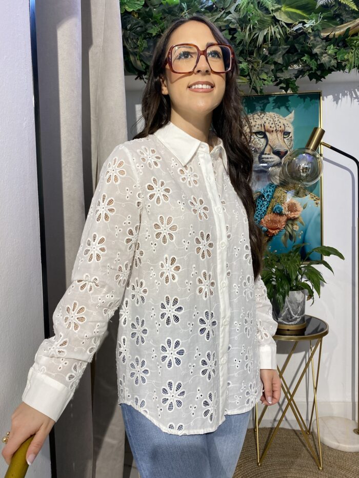 Camisa attentif larga blanca bordados - Imagen 2