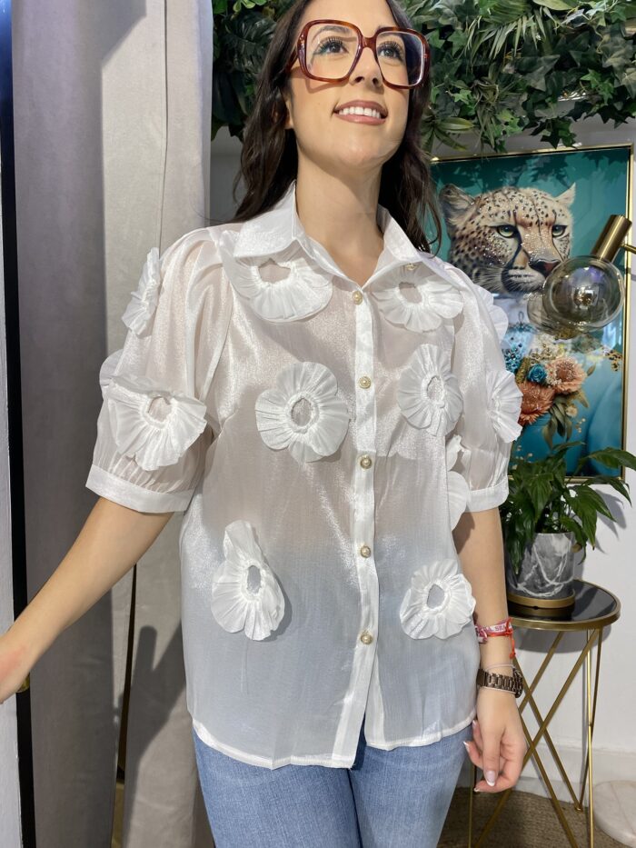 Camisa raso manga corta flores delanteras - Imagen 2
