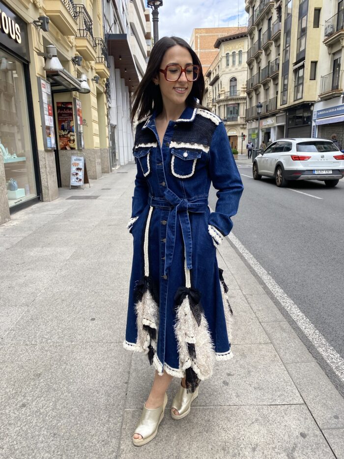 Vestido vaquero bordado con encaje - Imagen 6