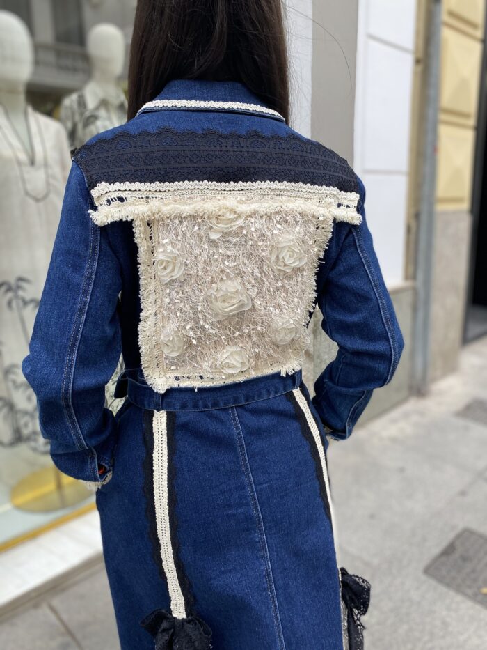 Vestido vaquero bordado con encaje - Imagen 7