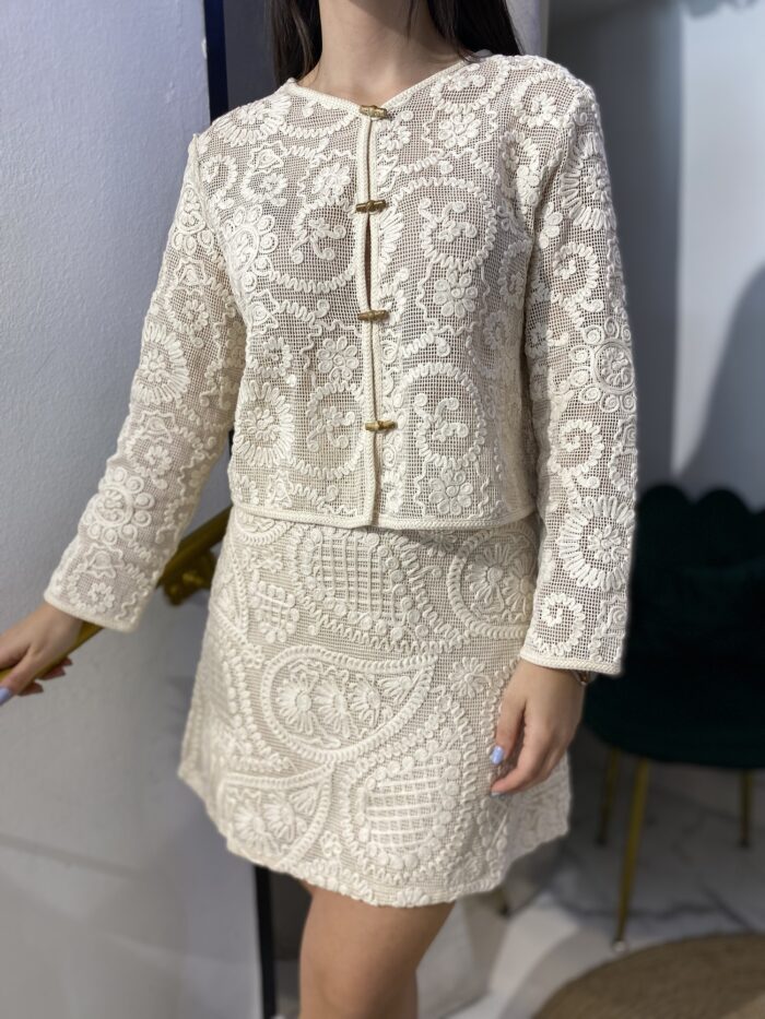 Conjunto chaqueta crochet beige - Imagen 3
