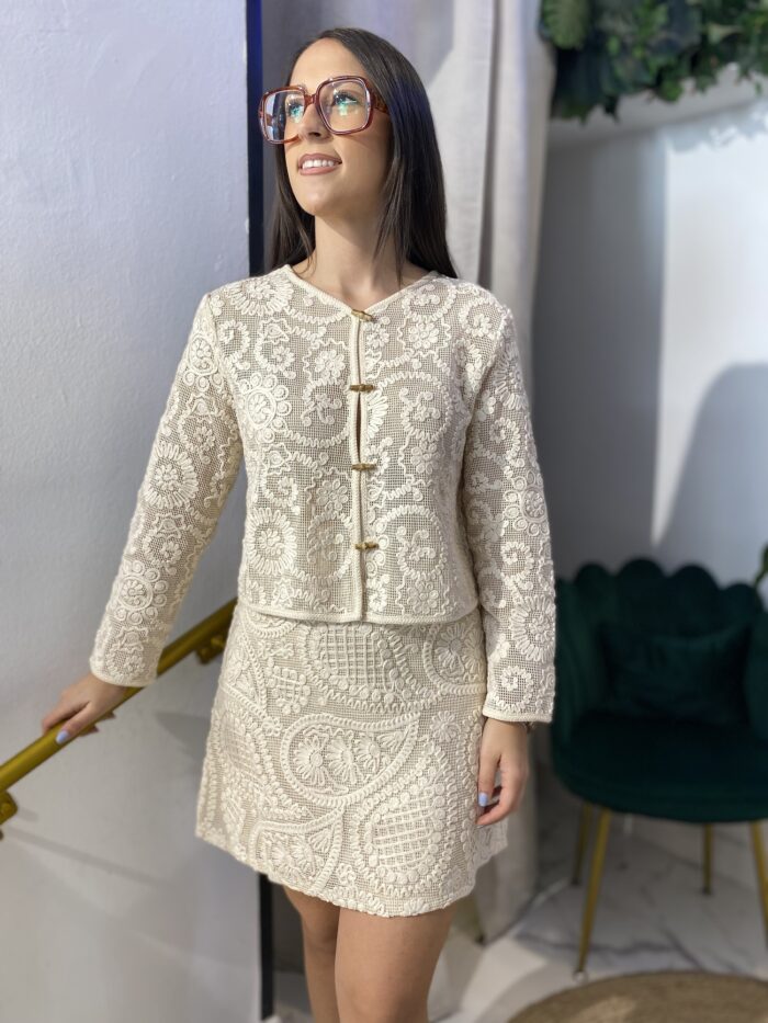 Conjunto chaqueta crochet beige - Imagen 2