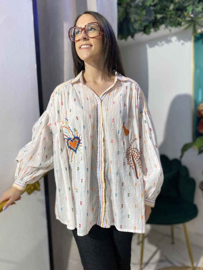 Camisa oversize algodón bordado corazón