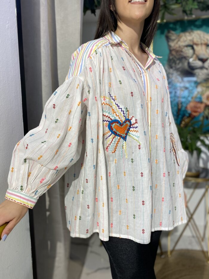 Camisa oversize algodón bordado corazón - Imagen 2